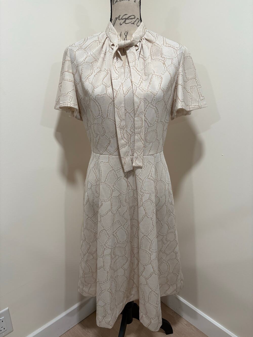 Vintage Handmade 70s Midi Cream Beige Print Tie Neck Dress Medium